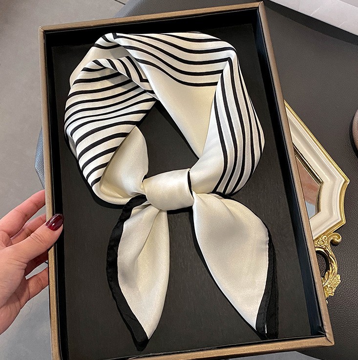 Luxe Mode Print 70*70 Cm Zijde - Luxury Bags Expensive recensie en prijs